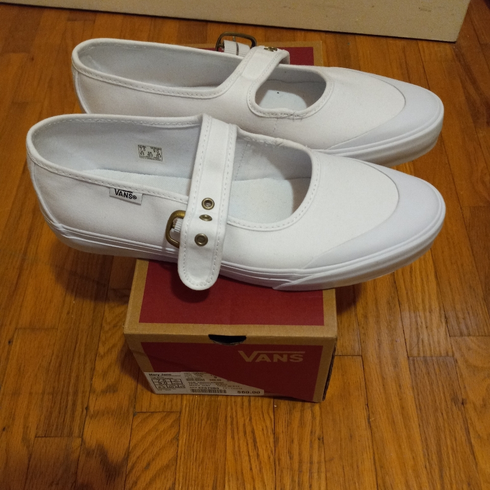 Vans Women's White Canvas Mary Janes Size 9 NWT